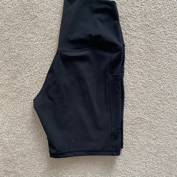 Colorfulkoala Essential Leggings w/Pockets 6” Inseam - Picture 5 of 5